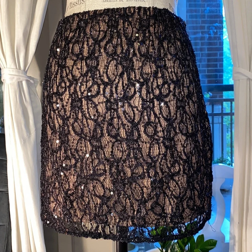 Criss Cross black lace skirt with tan lining classy dressy cocktail size Small​